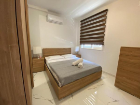 R1 Cosy Double Room in Msida Flat